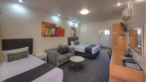 Отель Best Western Ascot Lodge Motor Inn  Гундивинди